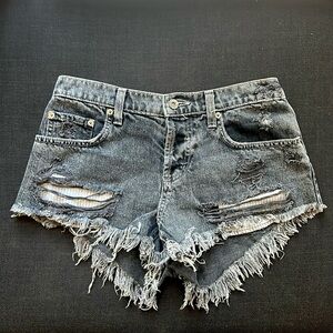 CARMAR LF washed black distressed frayed jean shorts sz 27